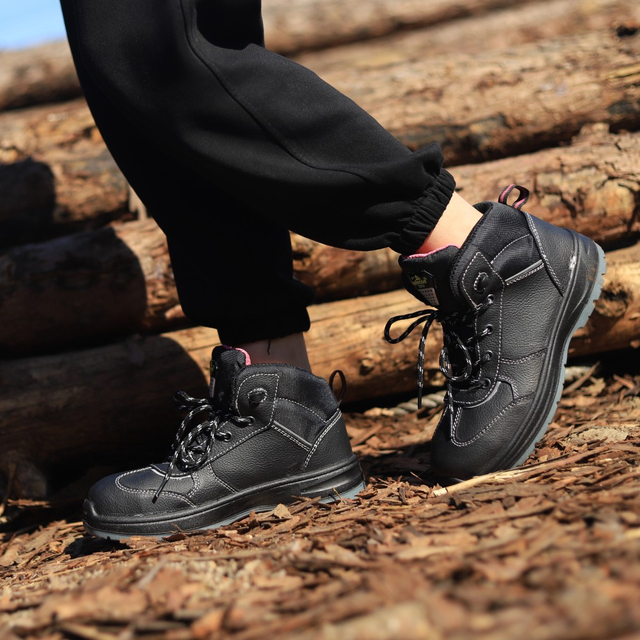 Botas de trabalho pretas para mulheres